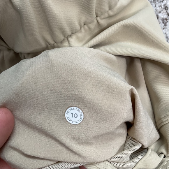 LULULEMON Keep Moving Joggers in Trench Beige Tan (W5DCRS) Size  10 Activewear - Picture 6 of 12